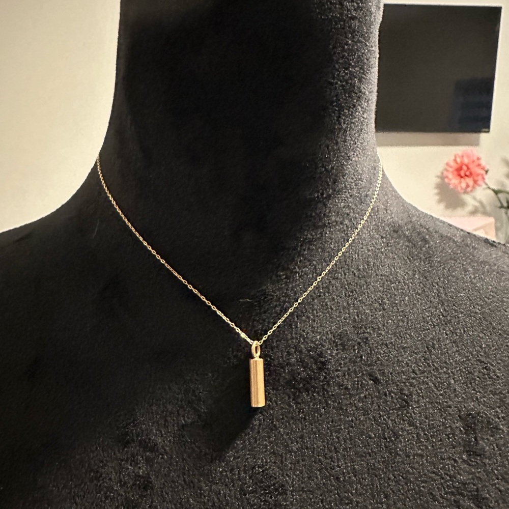 Women gold chain.   With weight